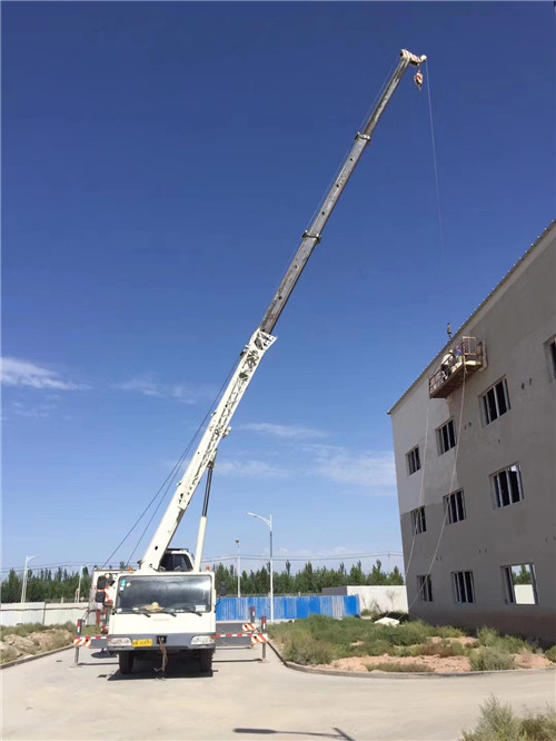 雁山区“轻装强干”—— 吊车的 “轻量化臂架” 技术